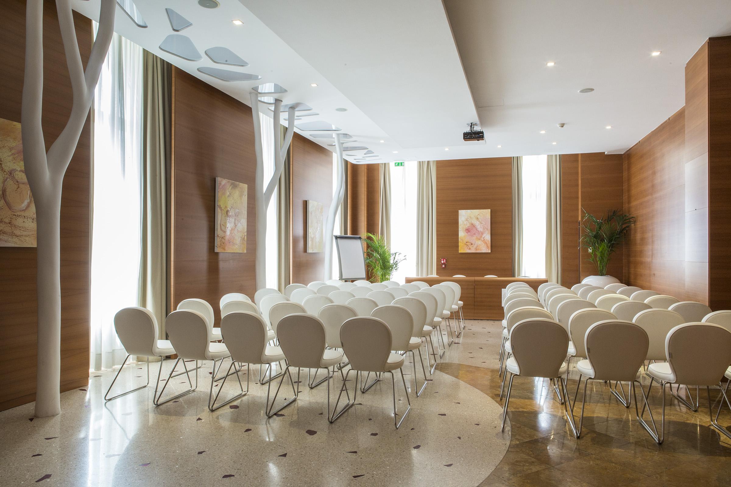 บอสโกโล นีซ โฮเทล แอนด์ สปา Hotel ภายนอก รูปภาพ Meeting room