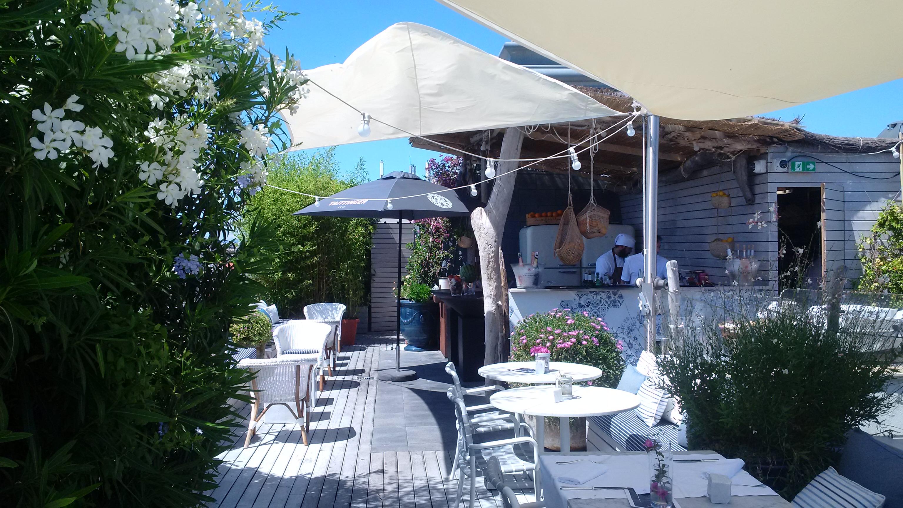 บอสโกโล นีซ โฮเทล แอนด์ สปา Hotel ภายนอก รูปภาพ The terrace of the restaurant