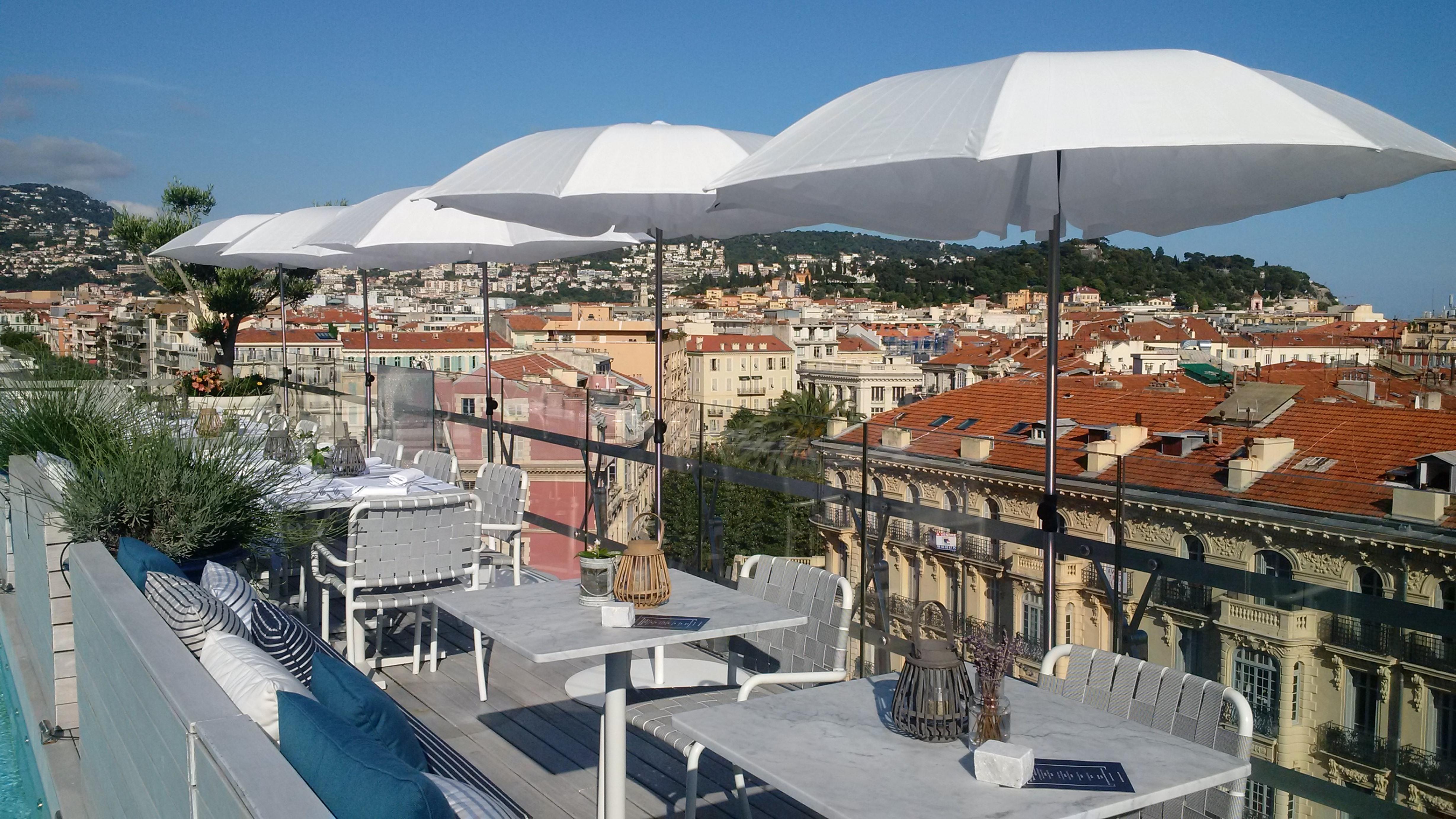 บอสโกโล นีซ โฮเทล แอนด์ สปา Hotel ภายนอก รูปภาพ The terrace of the restaurant