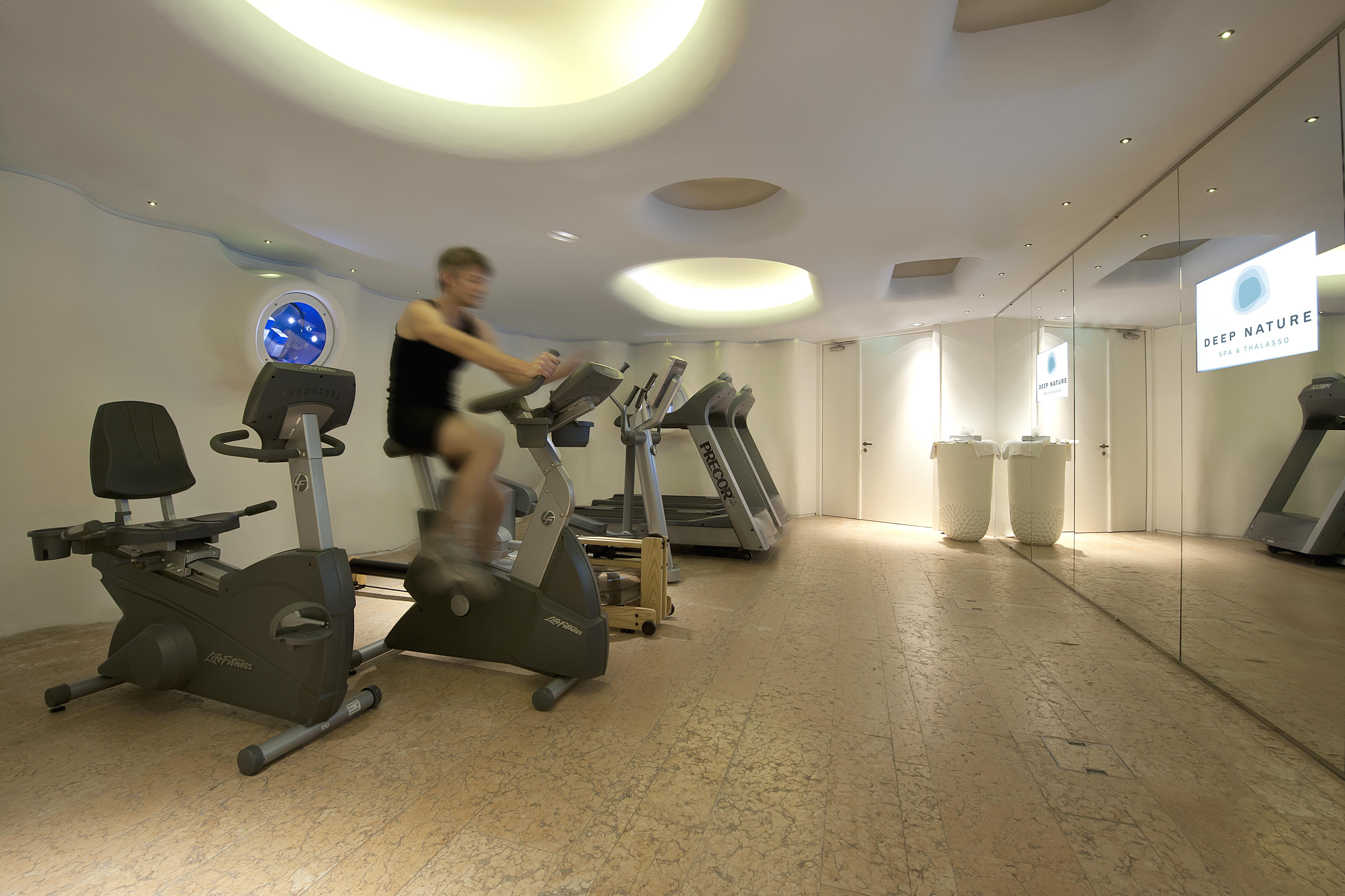บอสโกโล นีซ โฮเทล แอนด์ สปา Hotel ภายนอก รูปภาพ The gym at the hotel