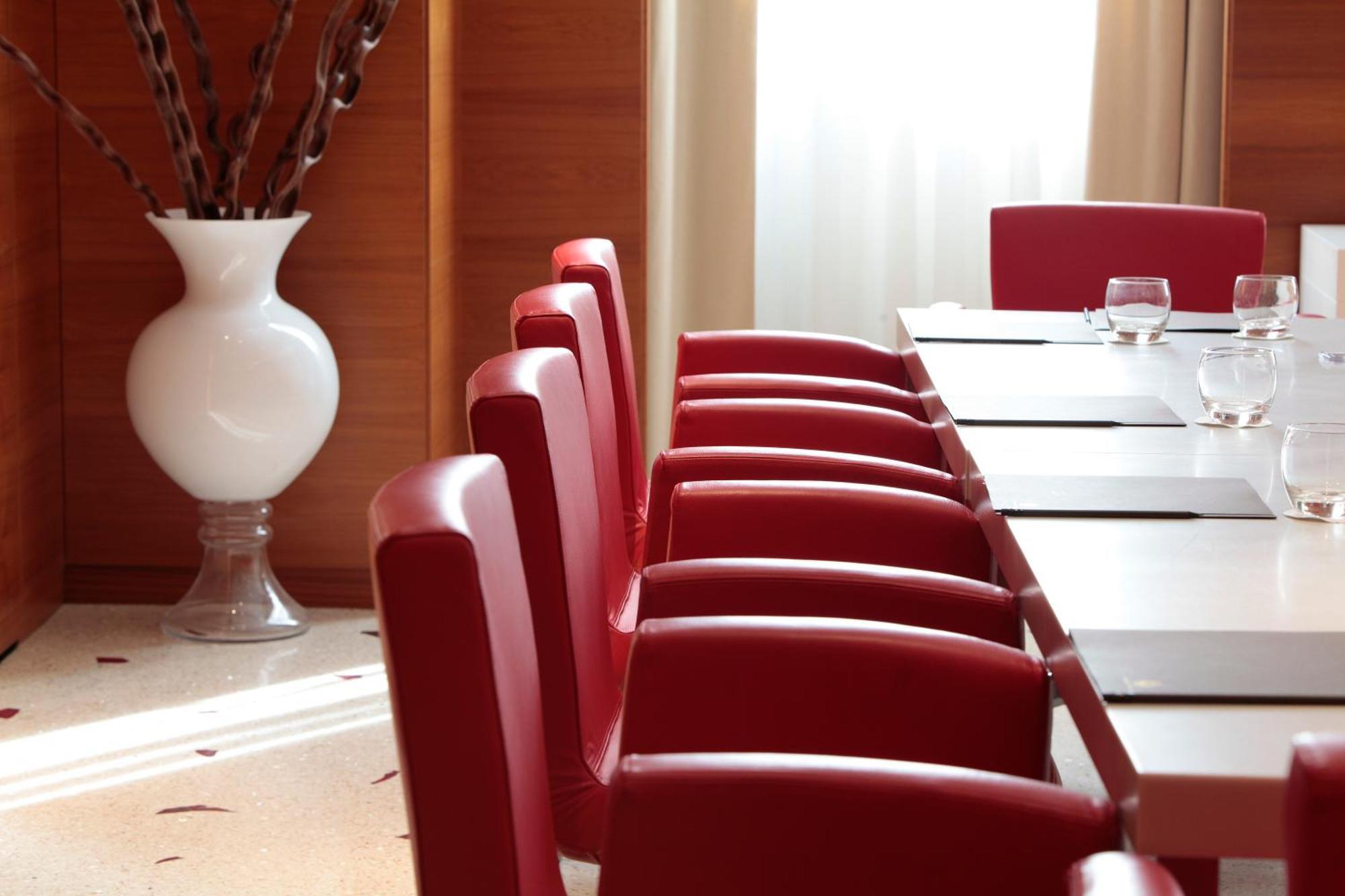 บอสโกโล นีซ โฮเทล แอนด์ สปา Hotel ภายนอก รูปภาพ A meeting room at the hotel